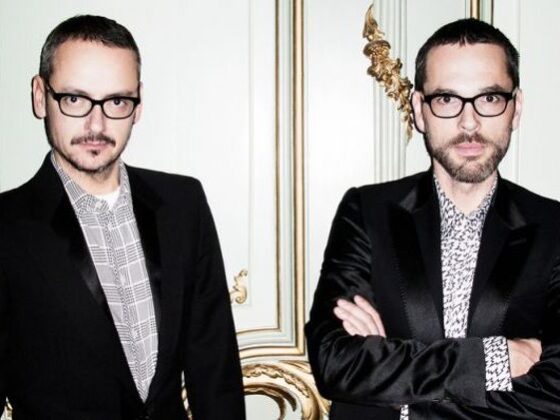 In 2008 Viktor & Rolf aniverseaza 15 ani de activitate prin expozitia de la Barbican Art Gallery, cele mai importante piese vestimentare fiind refacute detaliat in miniaturi.