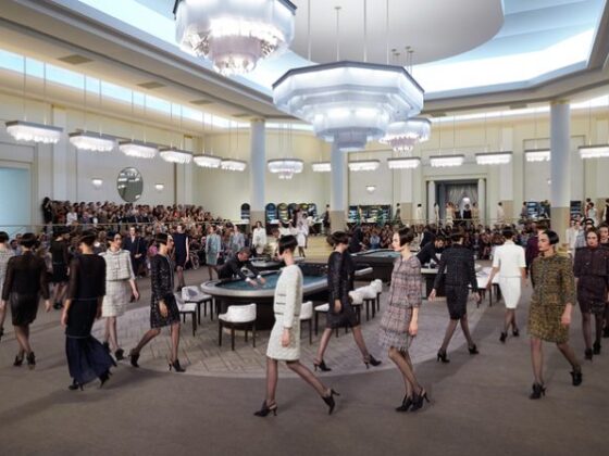 Prezentarea Colectiei Toamna – Iarna Chanel 2015 – 2016, a avut loc pe data de 7 iulie la Grand Palais in Paris.