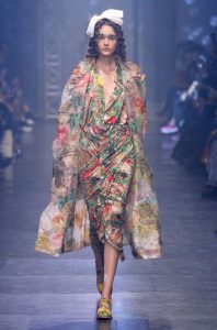 tendinte-vestimentare-femei-Vivienne-Westwood-primavara-vara-2016-003