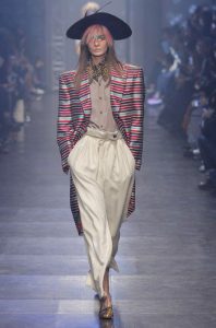 tendinte-vestimentare-femei-Vivienne-Westwood-primavara-vara-2016-006