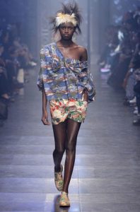 tendinte-vestimentare-femei-Vivienne-Westwood-primavara-vara-2016-010