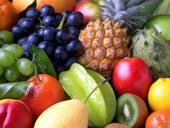 Fructele au in general, proprietati de vindecare uimitoare, ele oferind corpului nostru diverse substante vegetale secundare, vitamine si minerale necesare pentru ca organismul sa functioneze bine.