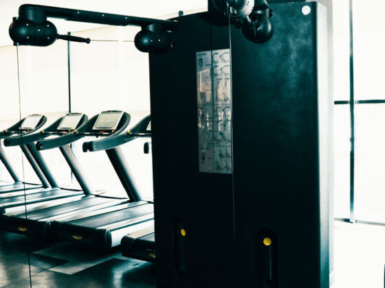 Beneficiaza de toate avantajele unui antrenament complet cu aparatul Kinesis la OneGym!