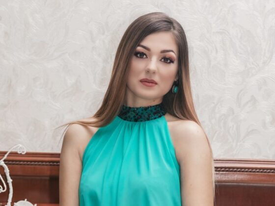 Luna ianuarie 2019 a editiei revistei Famost cuprinde de asemenea toate rubricile deja “traditionale” si pe care, probabil, multi dintre voi le asteptati ...