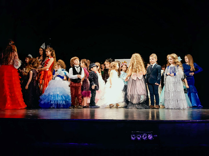 Pentru titlul de ,,Top Child Model Romania’’ s-au luptat 39 de copii cu varste cuprinse intre 4-14 ani, iar pentru titlul de ,,Top Teen Model Romania’’ s-au luptat doar 3 domnisoare cu varste cuprinse intre 14-17 ani.
