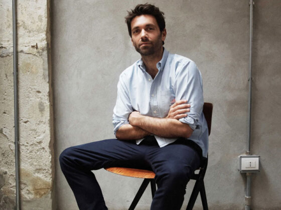 Massimo Giorgetti s-a nascut in 1977 in Rimini. Fiind mereu pasionat de moda, arta contemporana si muzica indie (grupurile MGMT si Strokes au inspirat numele brandului - MSGM), el a facut prima incursiune in domeniul comercial, apoi cea stilistica.