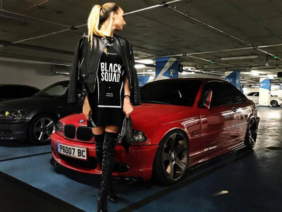 Ioana Zoican e o tipa super, iar dovada o poti gasi cu usurinta pe blogul ioanaesuper: www.ioanaesuper.com.