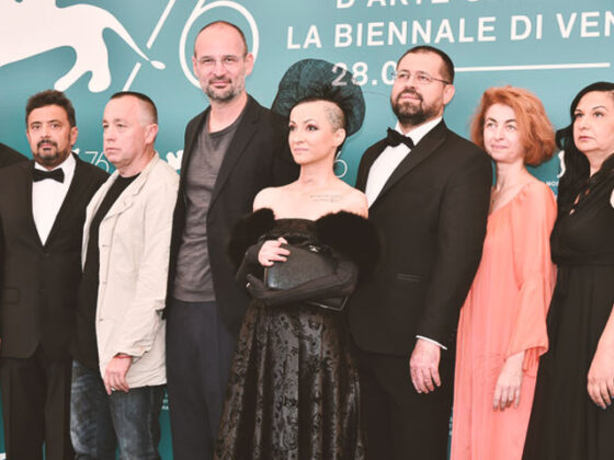 Filmul „Colectiv” al regizorului de origine romana Alexander Nanau, este o productie Romania-Luxemburg, ce a avut premiera la editia de anul acesta a Festivalului de la Venetia.