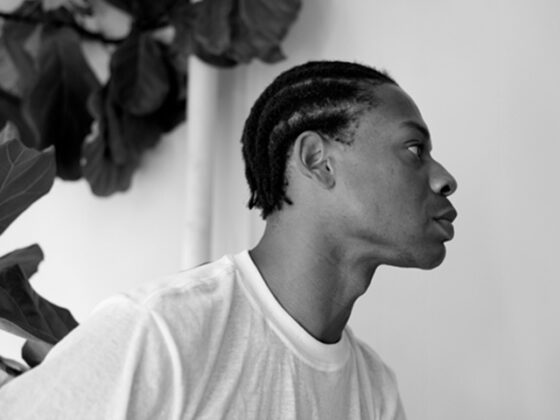 . Telfar Clemens - care a fondat brandul in 2005 la New York - va aduce conceptul sau de moda fluida si „simplex” (simpla + complexa) la Florenta.