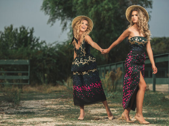 Vlumiere se afla in Constanta, insa invitam doamnele din toata tara sa ne contacteze pe www.vlumiere.com sau pe Facebook, pe pagina noastra oficiala: https://www.facebook.com/vlumiere.shop.