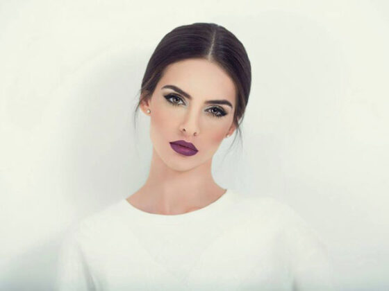 Mellina este un artist fresh in industria muzicala romaneasca si unul dintre putinii producatorii muzicali de sex feminin din Romania.