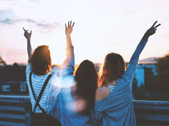 7 secrete pentru a te mentine tanara. Multe persoane, cand ating varsta de 30 de ani, devin mai putin interesate de lucruri, doar ca, fiind mereu curios si punand intrebari, te mentine mereu tanar, ...