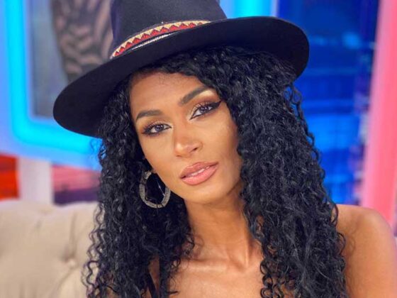 Majda Aboulumosha a aparut la varsta de 12 ani in televiziune si a prezentat moda, iar mai tarziu a fost selectata sa participe la emisiunea concurs In al 9-lea cer, de la postul Acasa Tv.