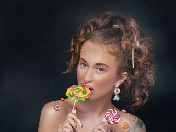 Sweet candy este un machiaj care evoca vremea calda si culorile anotimpurilor calduroase, bonboanele si machiajele.