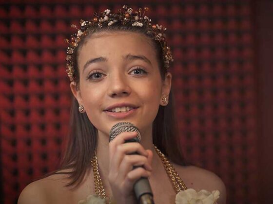 Grace este ultima piesa lansata de Adnana, o cantareata de 14 ani din Romania!