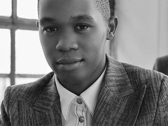 Thebe Magugu este un designer sud-african ce va prezenta la Pitti Uomo 100 o avanpremiera a unei colectii speciale pentru barbati.