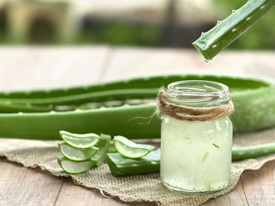Aloe vera este considerata o minune, in conditiile in care este folosita pentru aproape orice, de la a linisti pielea pana la stimularea cresterii parului ...