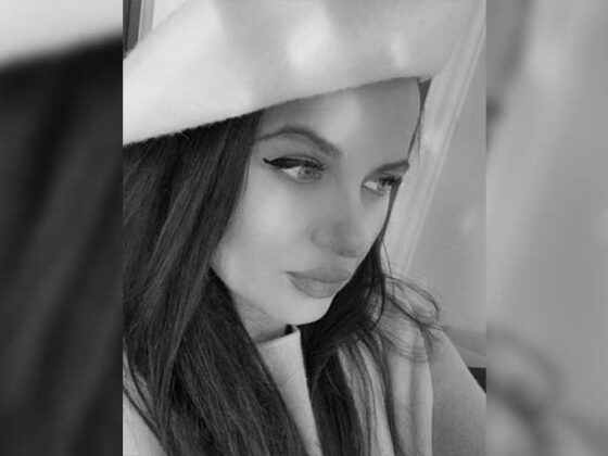 Spune-ne despre Mon ARTelier, povesteste-ne cateva lucruri despre tine: ce pregatire ai, studii, cum ti-ai inceput cariera.