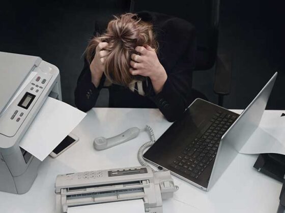 Burnout-ul este o consecinta a stresului, a ritmului alert, a epuizarii, situatii ce te pot duce incet intr-o zona periculoasa.