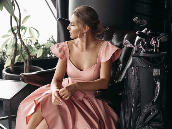 Iti place moda si vrei sa fii parte din ea, ti-ar placea poate titulatura de expert in moda, dar ce presupune acest lucru?