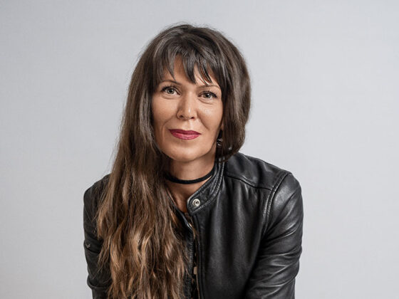 Pe coperta revistei Famost mai 2022 o avem pe ALICE IONESCU, om de afaceri, consultant financiar, inovatoarea aplicatiei DoctorBusiness.ro, pasionata de design interior, ...