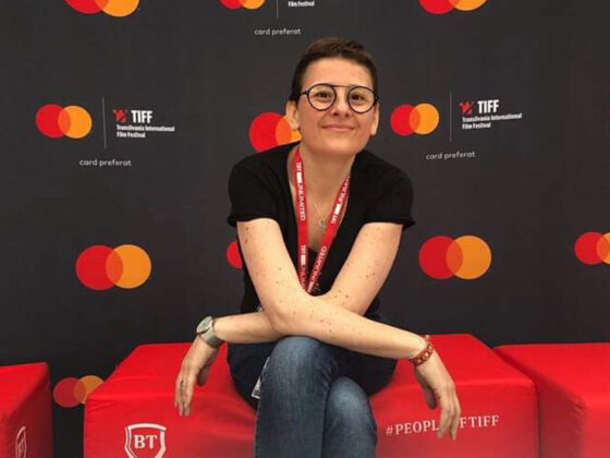 Camelia Popa este cunoscuta pentru filmele: “Pup-o, ma2! - Mireasa nebuna” (lung metraj, fictiune, 2021) “2 lei 60” (scurt metraj, fictiune, 2017), “Apartamentul” (scurt metraj,fictiune, 2017), “Sunt insarcinata in Romania” (documentar, lung metraj, 2016), “Doi Crai” (scurt metraj, fictiune, 2007) si altele.