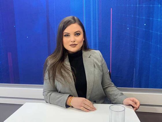 Raluca Gaina a colaborat, de-a lungul timpului, cu diferite posturi de televiziune si de fiecare data a facut cu placere profesia pe care si-a ales-o.