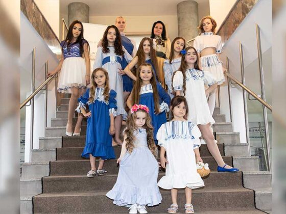 Greece of love contine piese vestimentare de inspiratie greceasca care isi doresc sa cucereasca atat inimile micilor iubitoare de moda, dar si femeilor.