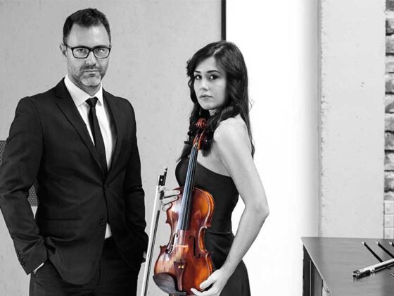 România Universalis - Cantemir 300 este creat și susținut de doi dintre cei mai activi și valoroși tineri muzicieni români - violonista Diana Jipa și pianistul Ștefan Doniga.