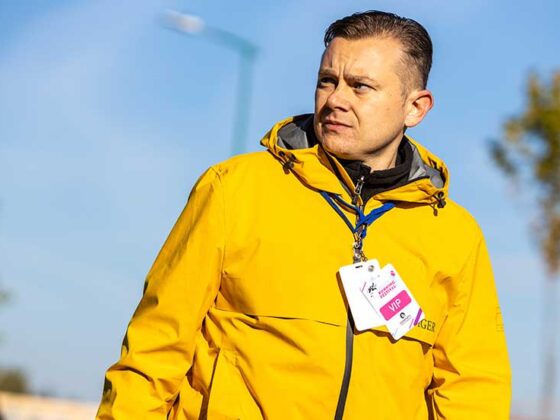 Daniel Santa deţine agenţia de marketing şi evenimente Comparty, cotidianul Observatorul de Covasna şi site-ul de ştiri covasnamedia.ro.