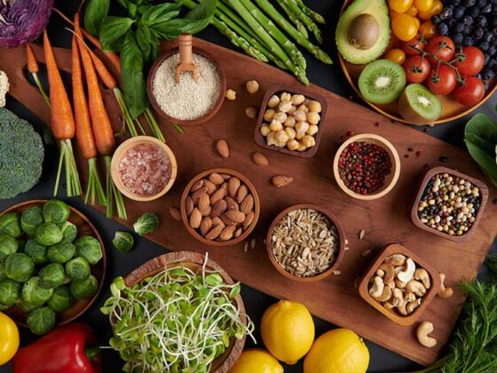 Alimentaţia scăzută în carbohidraţi nu înseamnă că trebuiesc eliminaţi complet toţi carbohidraţi, alimentaţia de bază trebuind să conţină cel puţin 20% calorii.
