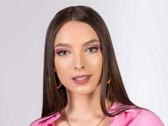 Georgia Dascălu a cântat în deschiderea unui concert al lui Horia Brenciu, după care a înfiinţat Georgia and Band pentru a putea cânta la diverse evenimente.