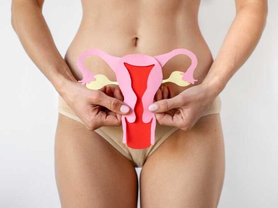 Histerocopia foloseşte histeroscopul, care este un tub subţire prevăzut cu o cameră video la capăt, ce permite medicului să vizualizeze interiorul uterului pe un ecran.