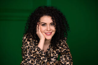 Revista Famost aprilie 2024 aduce în această ediţie oameni interesanţi că Dr. Alexandra Chivu, . Anca Ivan - INNES, Irina Gologan, Ana Maria Baz , Gabriela Cristea, Georgia.