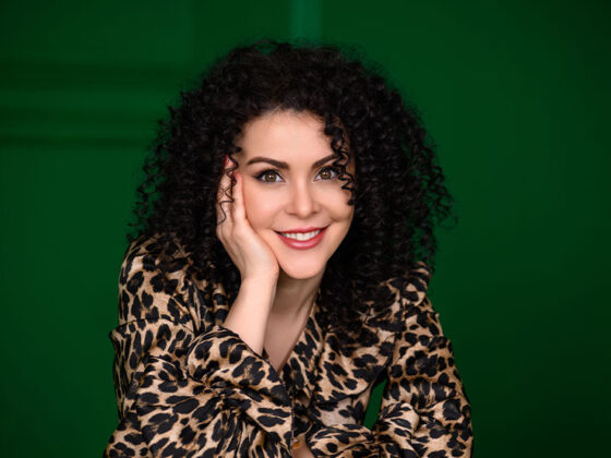 Revista Famost aprilie 2024 aduce în această ediţie oameni interesanţi că Dr. Alexandra Chivu, . Anca Ivan - INNES, Irina Gologan, Ana Maria Baz , Gabriela Cristea, Georgia.