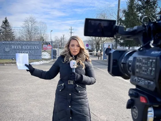 Mădălina Lambrinoc a făcut ani de teren cu ştiri la zi, zăpezi, accidente, morţi, incendii, justiţie, poliţie, armată, continuând ulterior cu ştiri pe divertisment.