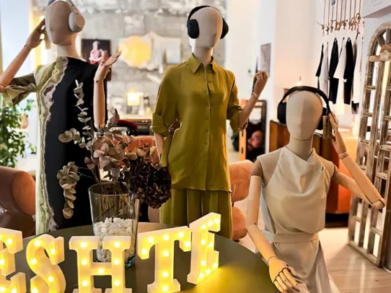 Pentru un viitor mai conștient în piața din România, concept store-ul creativ ESHTE și SONY a anunțat lansarea parteneriatului care aduce împreună inovația audio și modă responsabilă.