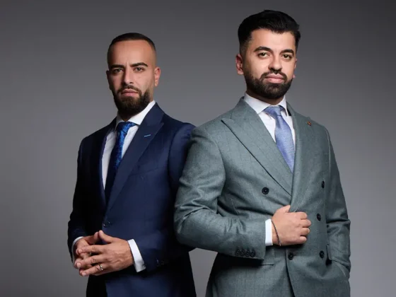 Revista Famost noiembrie 2026 explorează universul fascinant al tendințelor contemporane, oferind perspective unice și conținut de cea mai înaltă calitate pentru pasionații de eleganță și rafinament.